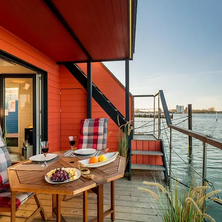 Hausboot Isa-bella Burg auf Fehmarn