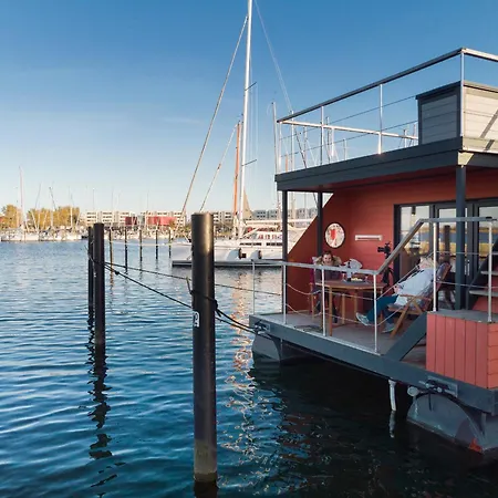 Πλωτό κατάλυμα Hausboot Isa-bella Burg auf Fehmarn