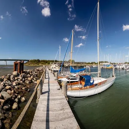 Hausboot Isa-bella Botel *