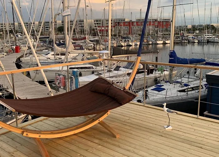 Hausboot Isa-bella Πλωτό κατάλυμα *