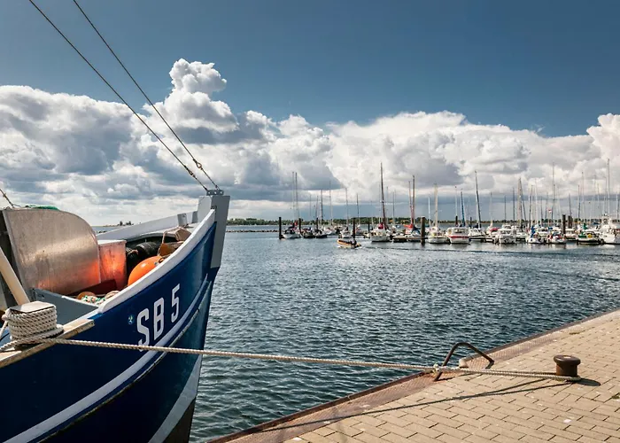 Hausboot Isa-bella Πλωτό κατάλυμα Burg (Dithmarschen)